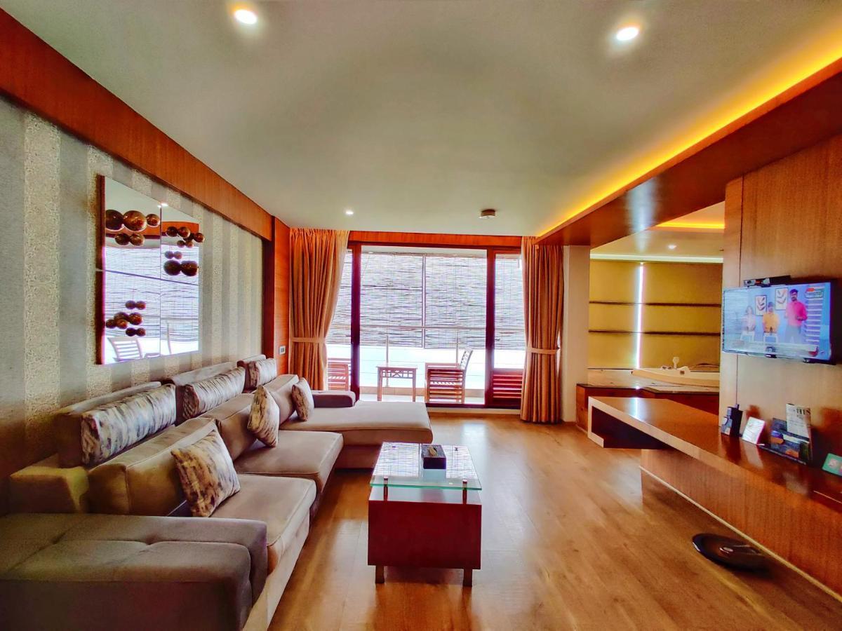 Amber Dale Luxury Hotel & Spa, ムンナール エクステリア 写真